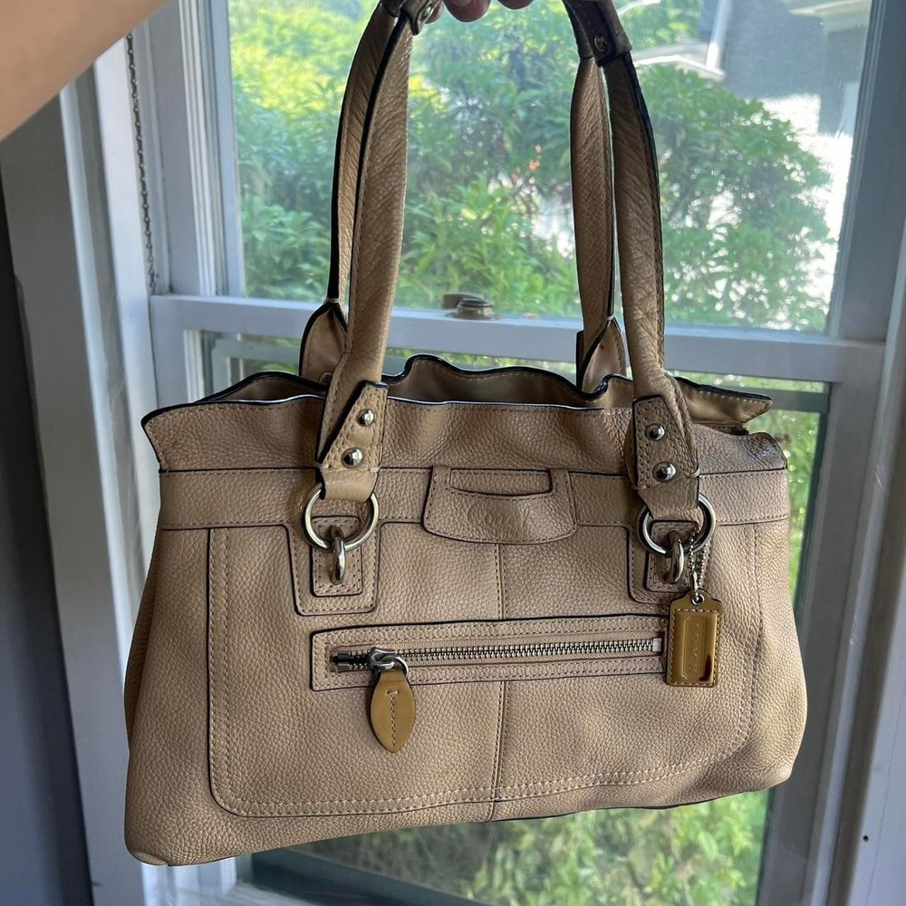 Y2K 2000s Coach Penelope Cream Leather Shoulder bag / Hand bag ౨ৎ ⊹ ‧₊˚